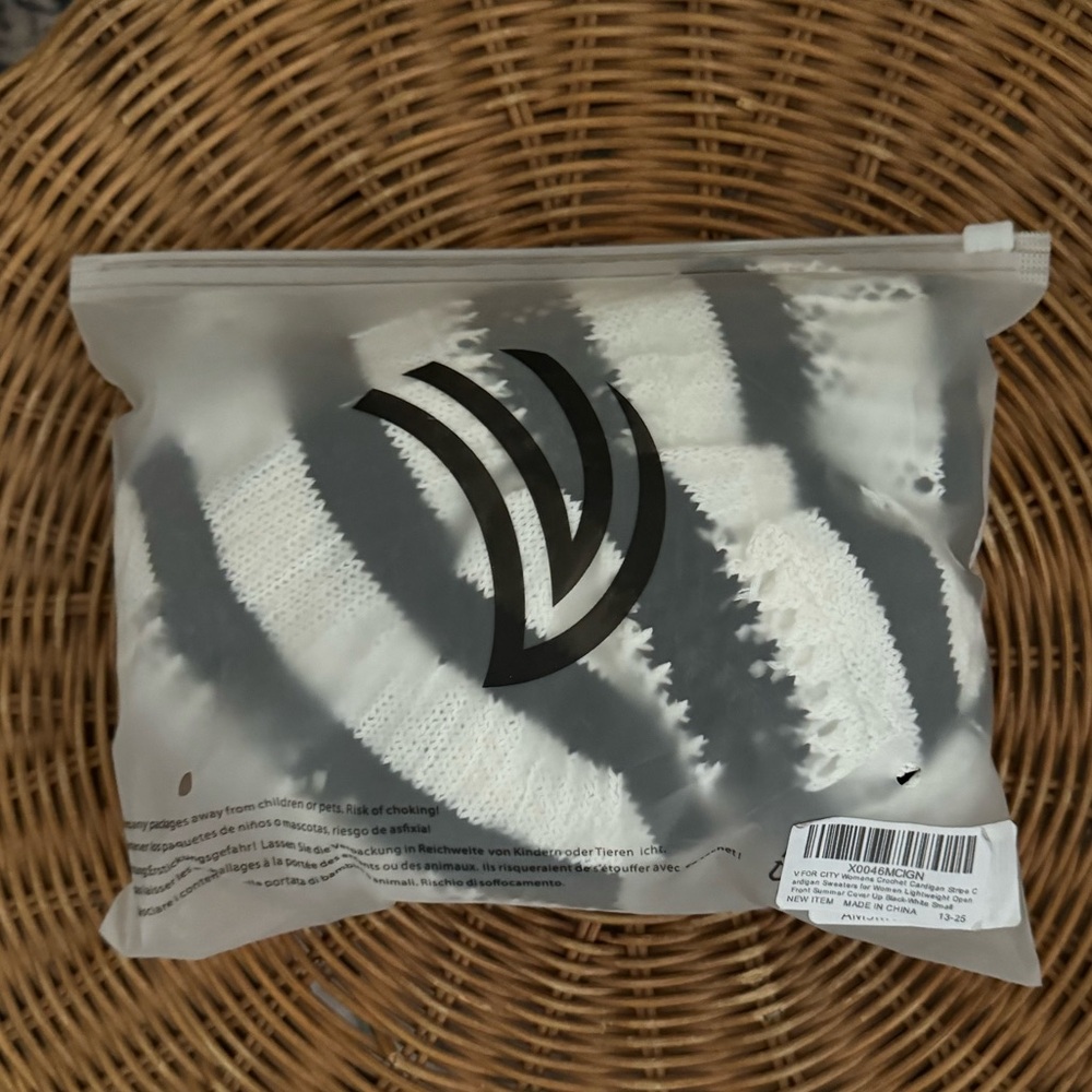 Black and White Striped Women's Open front Cardigan S - Picture 5 of 6